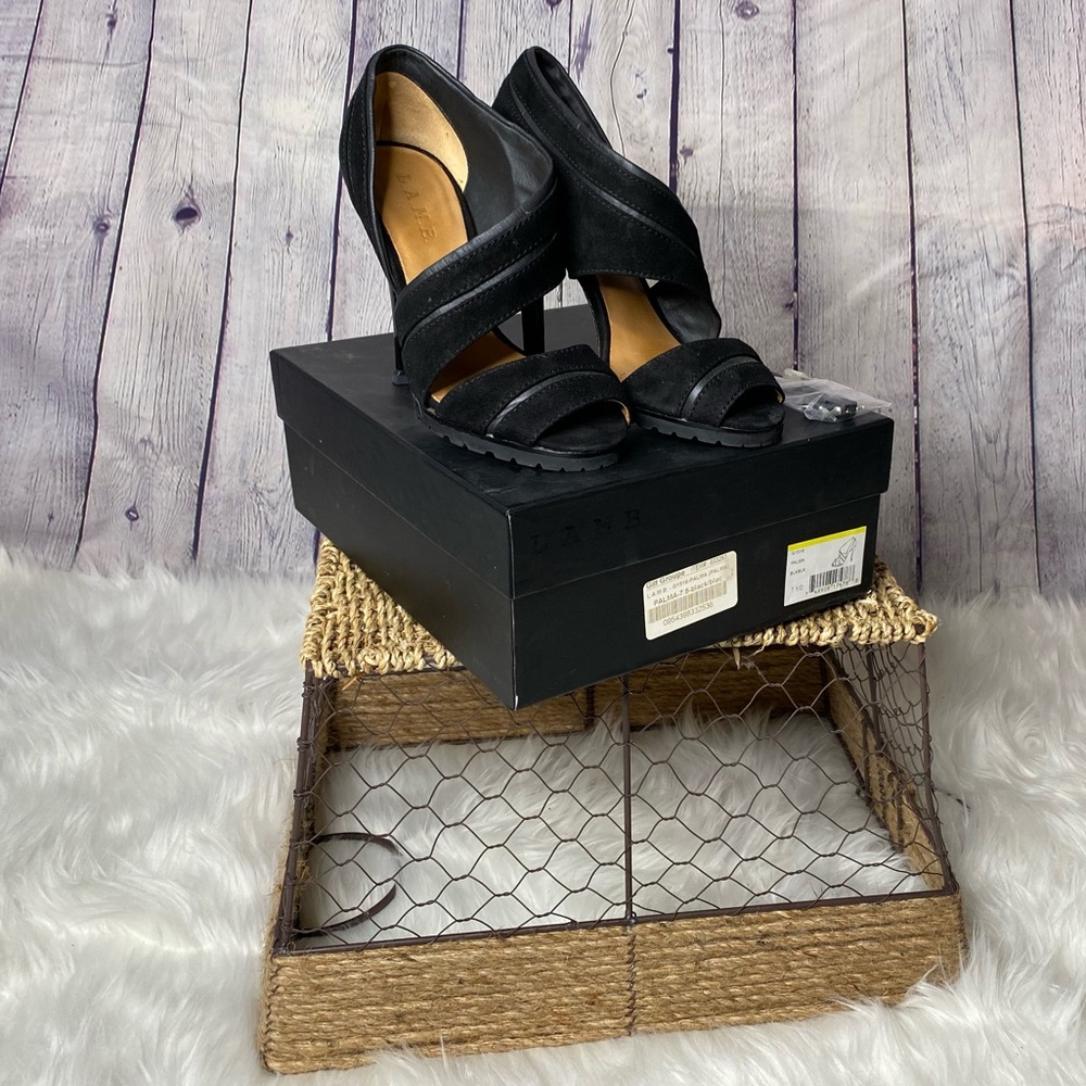 Sz. 7.5 L.A.M.B Palma shoes. Black suede/leather